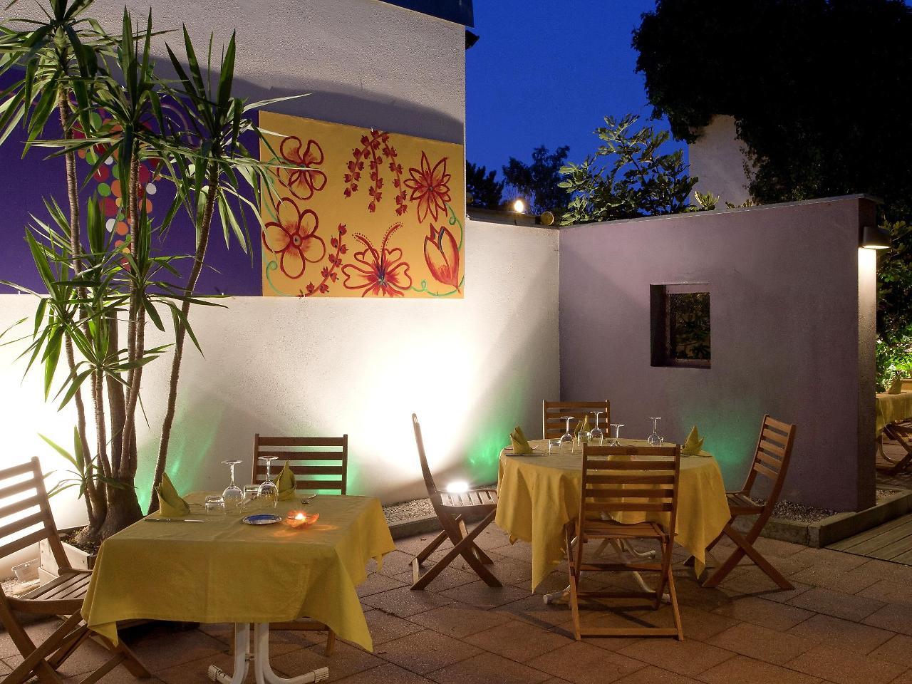 Hotel Restaurant Logis La Palette Wettolsheim Eksteriør billede