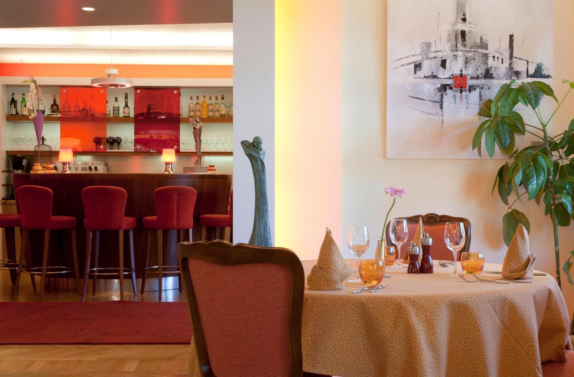 Hotel Restaurant Logis La Palette Wettolsheim Eksteriør billede